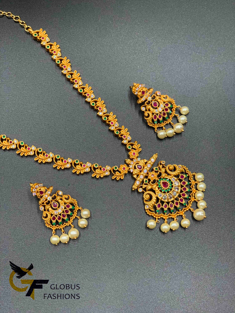 Beautiful and traditional multicolor stones with pearls short necklace