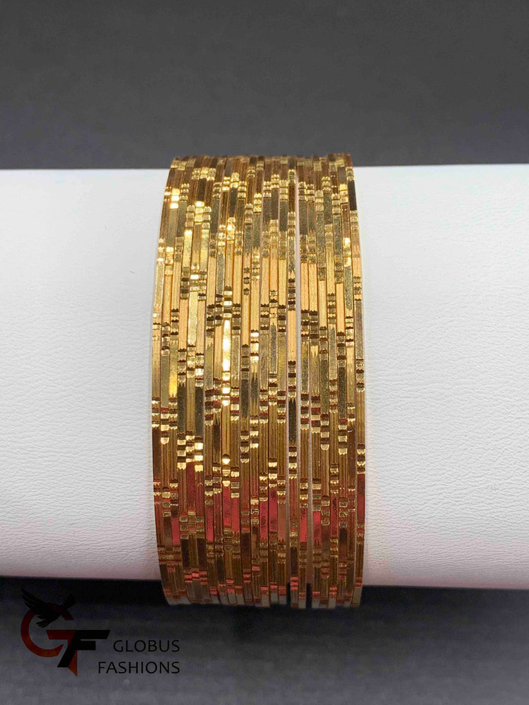 Very simple and elegant simple cut design gold bangles