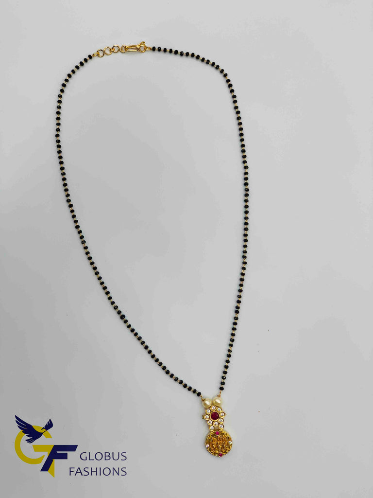 Ram Parivar small pendant with a single line black diamond beads chain