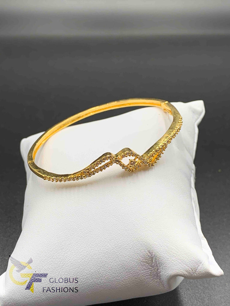 daily wear simple chain bracelet design | Bracelet designs, Hand bracelet,  Chain bracelet
