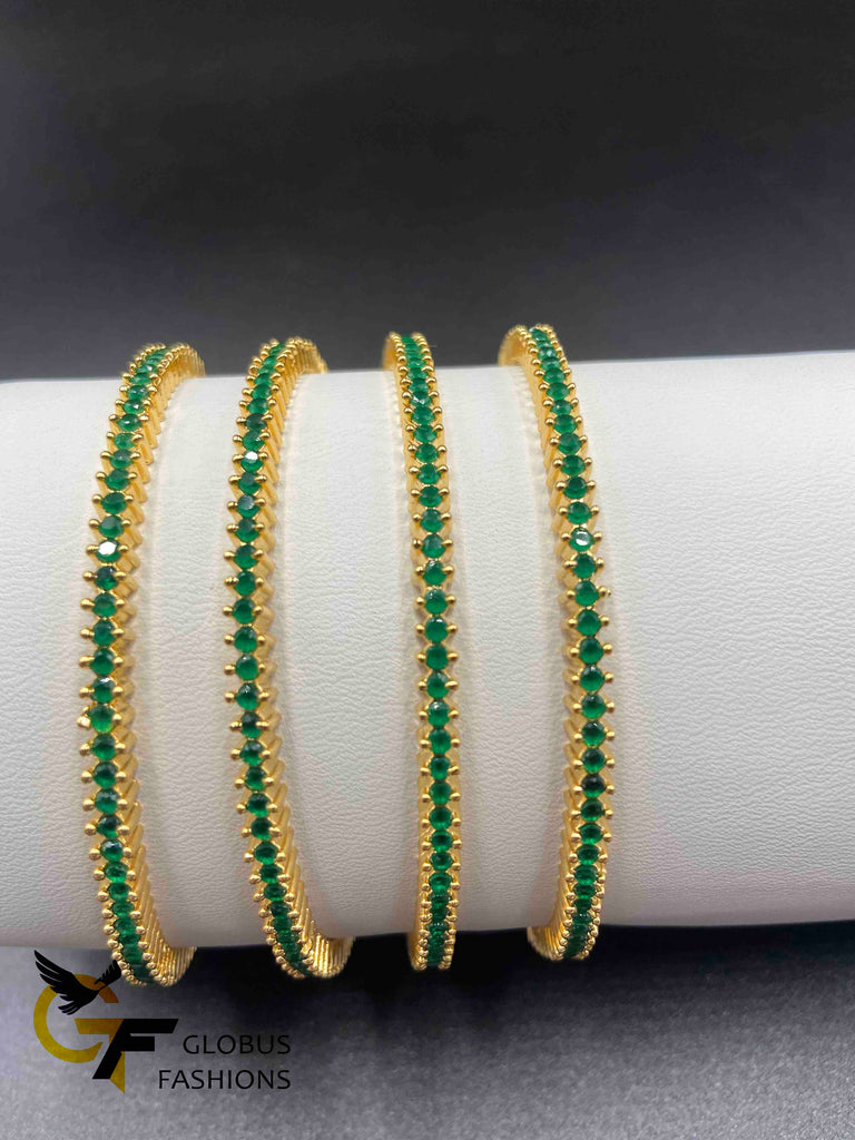 Set of 4 emerald stones bangles
