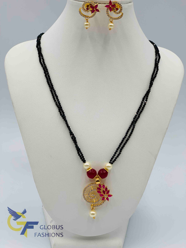 Cute flower design pendant set with black diamond beads chain