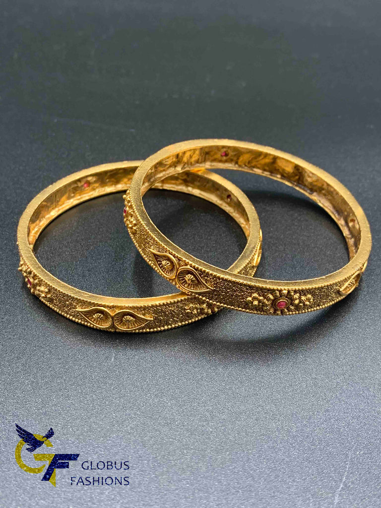 Simple design traditional antique look set of two bangles